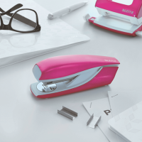 Sešívačka Leitz NeXXt WOW 5502 růžová