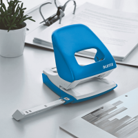 Děrovačka Leitz NeXXt 5008 modrá